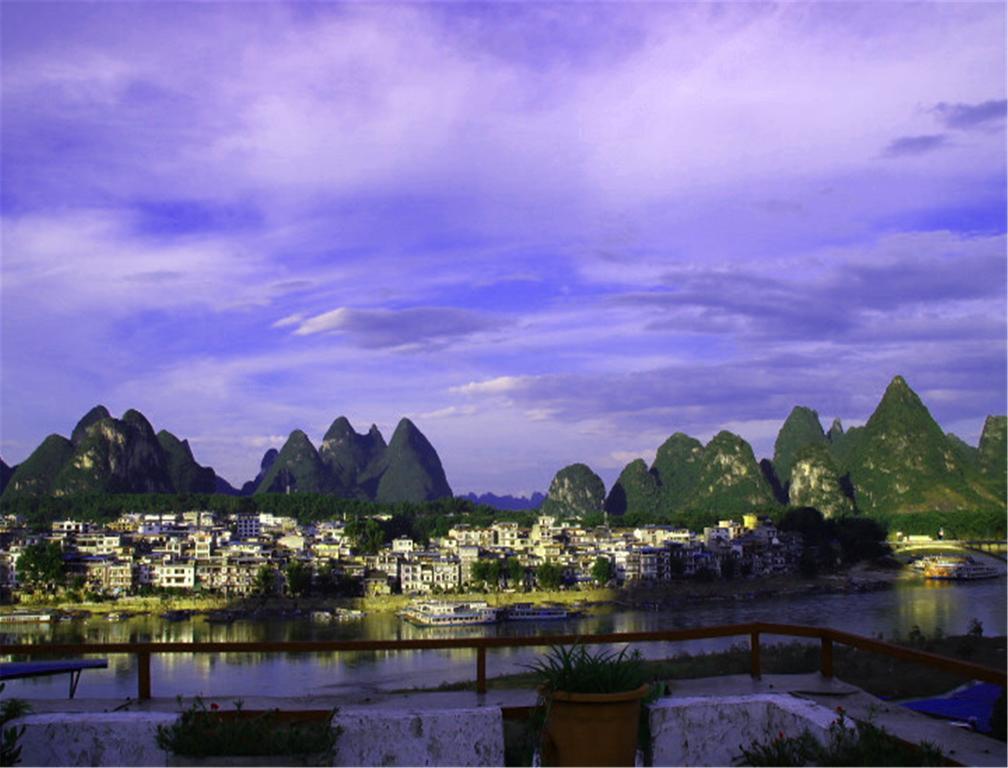 En Attendant Godot Youth Hostel Yangshuo Exteriör bild
