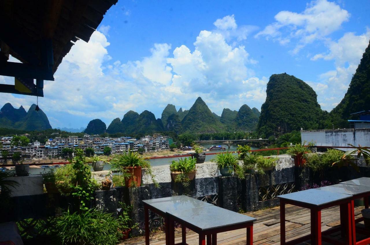 En Attendant Godot Youth Hostel Yangshuo Exteriör bild