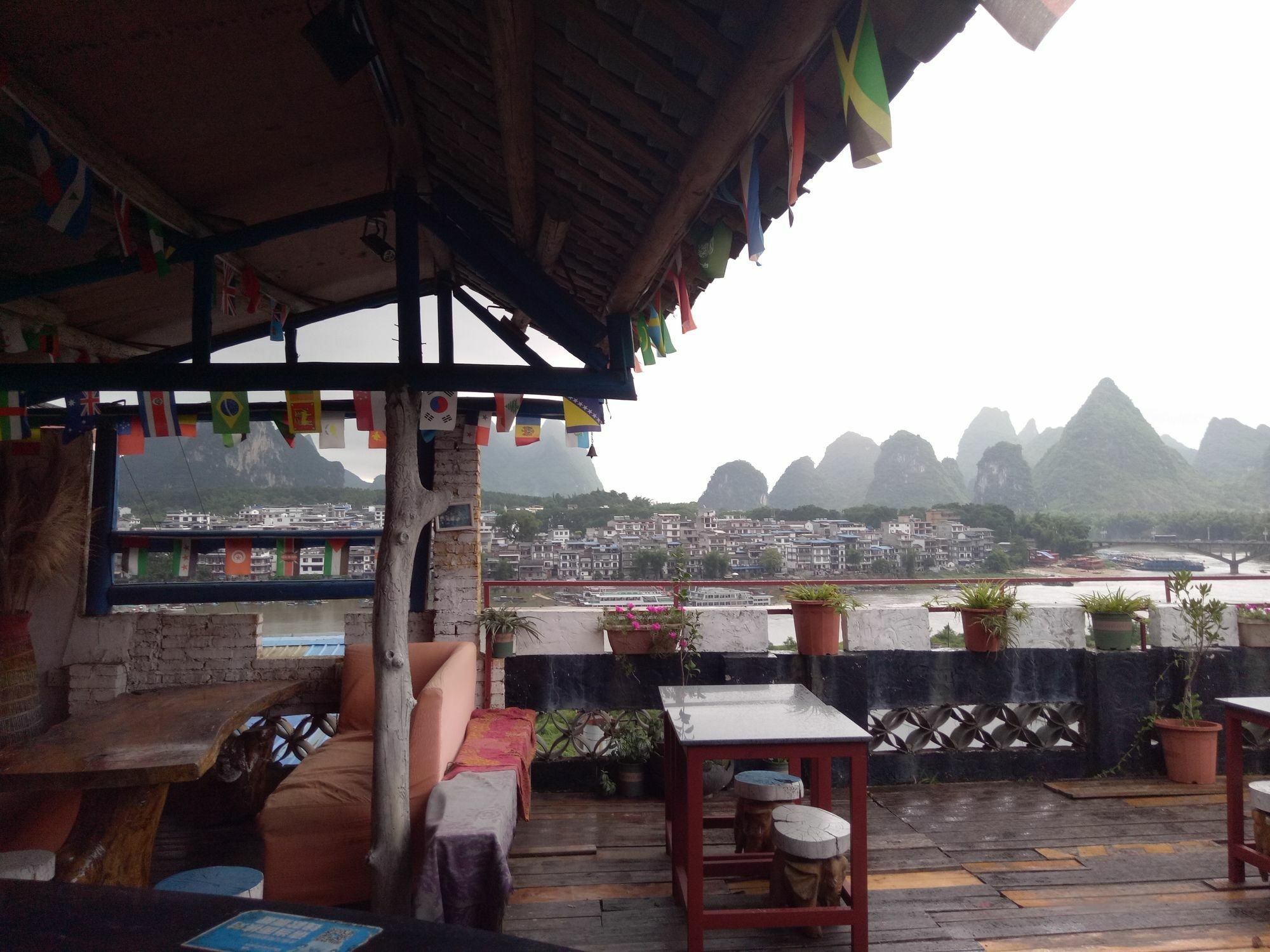 En Attendant Godot Youth Hostel Yangshuo Exteriör bild